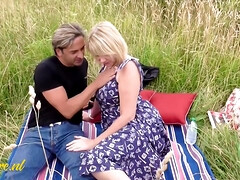 Blond, Pijpbeurt, Brits, Hondjeshouding, Hd, Huisvrouw, Zoenen, Masturbatie