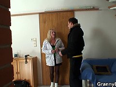 Beauté, Plantureuse, Femme couguar, Mature, Mère que j'aimerais baiser, Seins naturels, Réalité, Belle mère