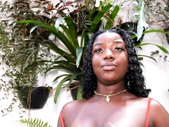 African babe gives her new bf a taste of her wet cunt