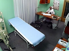 Amateur, Sucer une bite, Tromperie, Médecin, Doigter, Léchez, Pov, Uniforme