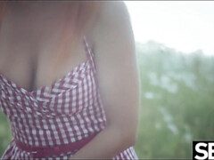 Tetas grandes, Mamada, Checa, Penetracion con dedos, Lamidas, Mamá, Al aire libre, Tetas