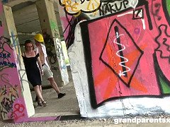 Grosse bite, Tir de sperme, 2 femmes 1 homme, Hard, Hd, Mature, Public, Plan cul à trois