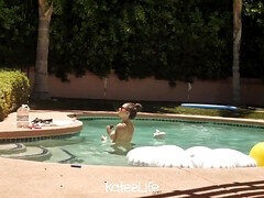 18 años, Amateur, Tetas grandes, Casero, Piscina, Adolescente