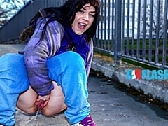 Fetisch, Fingern, Masturbation, Orgasmus, Im freien, Pissen, Öffentlich, Rasiert