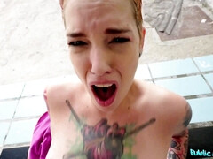 Européenne, Doigter, Pov, Cheveux courts, Tatouage, Adolescente, Serré