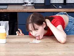 Enthousiasteling, Bruinharig, Pop, Vingeren, Masturbatie, Natuurlijke tieten, Kort haar, Mager