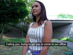 Enthousiasteling, Pijpbeurt, Bruinharig, Rondborstig, Geld, Natuurlijke tieten, Buiten, Tieten likken