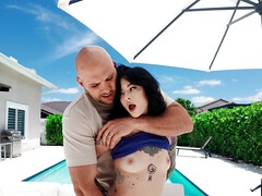 Brunette brune, Domination, Maigrichonne, Tatouage, Nénés