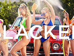 Gros cul, Grosse bite, Sucer une bite, En levrette, Interracial, Seins naturels, Orgie, Nénés