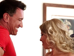 Grosse titten, Blondine, Blasen, Vollbusig, Aufs gesicht abspritzen, Rau, Tätowierung, Ehefrau