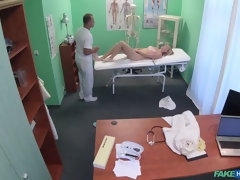 Amateur, Sucer une bite, Couple, Éjaculation interne, Médecin, En levrette, Doigter, Infirmière