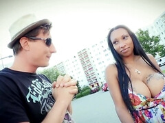 Grote mammen, Bruinharig, Zwart, Duits, Hardcore, Interraciaal, Buiten, Tiener