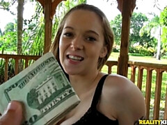 Gros cul, Grosse bite, Gros seins, Sucer une bite, En levrette, Pov