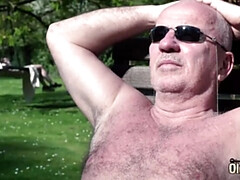 お尻, フェラチオ, 指いじり, 彼女, アウトドア, フェラする, ティーン, ヴァージン