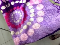 18 años, Verga grande, Hablar sucio, Penetracion con dedos, Hd, Indio, Pezones, Coño