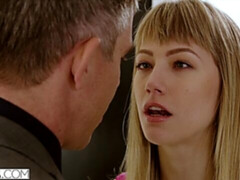 Blonde, Sucer une bite, En levrette, Doigter, Branlette thaïlandaise, Embrassement, Maigrichonne, Adolescente