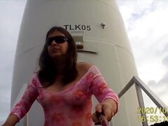 Niederländisch, Flashen, Milf, Öffentlich, Rotschopf, Schlampe, Solo, Titten