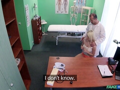 Leie, Blasen, Arzt, Muschi, Hintern versohlen, Uniform, Spanner, Nass