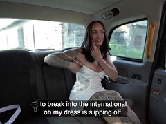 Grosse bite, Brunette brune, Tir de sperme, En levrette, Hd, Mature, Mère que j'aimerais baiser, Avaler