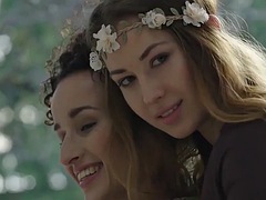 Brunette brune, Mère que j'aimerais baiser, Piscine, Nénés