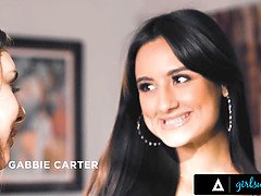 Brunette brune, Lesbienne, Seins naturels, Réalité, Caoutchouc, Jupe, Tatouage, Adolescente