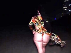 Gorda, Playa, Corridas faciales, Gorda, Enorme, Tetas naturales, Al aire libre, Puta