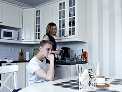 Blonde, Femme couguar, Exhib, Lingerie, Mère que j'aimerais baiser, Russe, Étudiant, Professeur