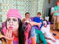 Grote kont, Groep, Handbeurt, Keuken, Orgie, Roodharige vrouw, Geschoren, Tatoeage