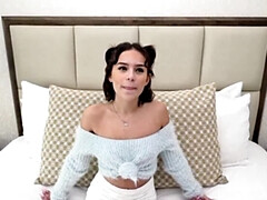 Leie, Blasen, Braunhaarige, Hochschule, Pov, Muschi, Rasiert, Jungendliche (18+)