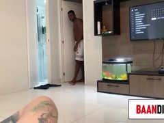 Gros cul, Grosse bite, Gros seins, Noire, Blonde, Éjaculation interne, Fille latino, Tatouage