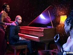 Culo grande, Verga grande, Tetas grandes, Negro, Estilo perrito, Ébano, Madres para coger, Trio