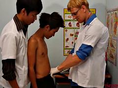 Horny asian twinks in erotic 3some