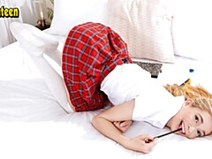 18 años, Amateur, Penetracion con dedos, Tetas naturales, Flaco, Solo, Estriptis, Tetas