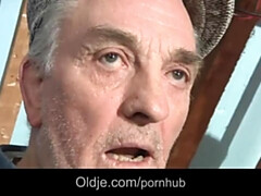 18 jaar, Pijpbeurt, Bruinharig, Dubbele penetratie, Opa, Rijpe lesbienne, Mager, Tiener