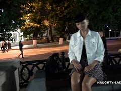 Tetas grandes, Tetona, Despelote, Madres para coger, Al aire libre, Público, Solo, Tetas