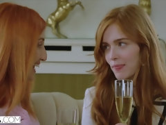Blonde, Queue, 2 femmes 1 homme, Lesbienne, Chevaucher, Lécher le sphincter, Pute, Plan cul à trois