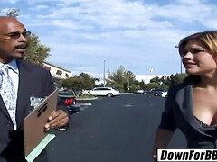 Sucer une bite, Brunette brune, Mère que j'aimerais baiser, Monstre, Seins naturels, Secrétaire, Rasée, Nénés