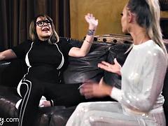 Tussi, Blondine, Fetisch, Hardcore, Lesbisch, Lecken, Milf, Titten