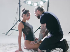 Arsch, Tussi, Braunhaarige, Besamung, Natürlichen titten, Reiten, Rumänisch, Jungendliche (18+)