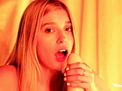 Grote kont, Grote lul, Grote mammen, Blond, Handbeurt, Masturbatie, Alleen, Tiener