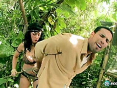 Culo grande, Tetas grandes, Mamada, Morena, Estilo perrito, Besar, Madres para coger, Al aire libre