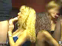 Enthousiasteling, Frans, Handbeurt, Masturbatie, Rijpe lesbienne, Openbaar, Realiteit, Bekijker