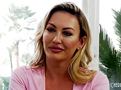 Большие сиськи, Минет, Собачьи, Фетиш, Дрочит, Страпон, Сиськи, Игрушки