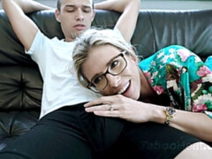 ブロンド, フェラチオ, ダブル開発, 眼鏡, ハードコア, 淫乱熟女, 3p男男女, オッパイの