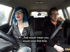 Amateur, Sucer une bite, Voiture, En levrette, Doigter, De plein air, Pov, Chatte