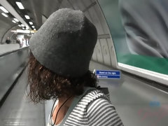 Amateur, Sucer une bite, Petite amie, Jeans, Pov, Chatte, Rasée, Fumer