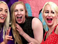 Блондинки, Бондаж, Одетые девушки голые парни, Платье, Женское доминирование, Ласковые ручки, Каблуки, Тату