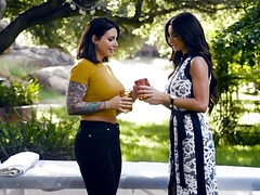 Acercamiento, Penetracion con dedos, Lesbiana, Lamidas, Masaje, Madres para coger, Orgasmo, Anilingus