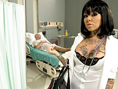 Gros cul, Grosse bite, Gros seins, Blonde, Sucer une bite, Médecin, En levrette, Mère que j'aimerais baiser