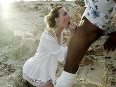 In den arsch, Grosse titten, Besamung, Handjob, Interrassisch, Lecken, Muschi, Rasiert